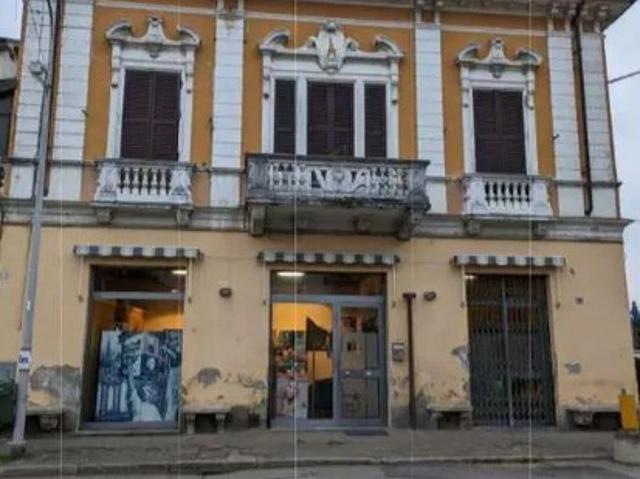 Locale Commerciale in vendita a Alessandria, Valmadonna Locale Commerciale in vendita a Alessandria, Valmadonna