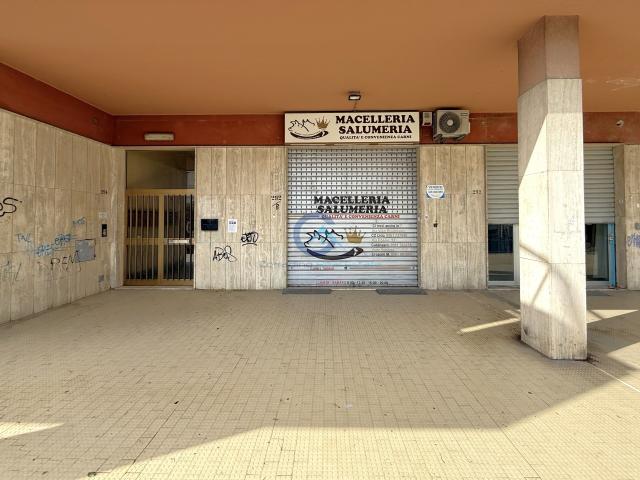 Locale Commerciale in vendita a Calabria, Catanzaro
