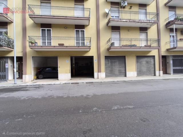 Locale Commerciale in vendita a Puglia, Lecce