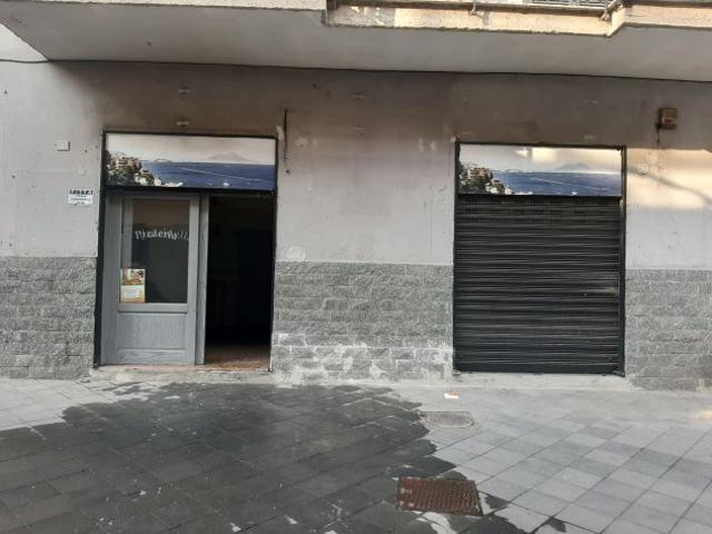 Locale Commerciale in affitto a Casalnuovo Di Napoli, Campania