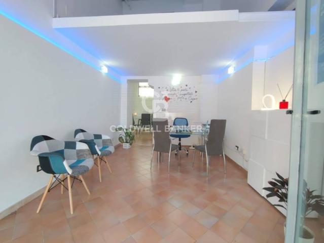 Locale Commerciale in affitto a Aci Catena, Sicilia