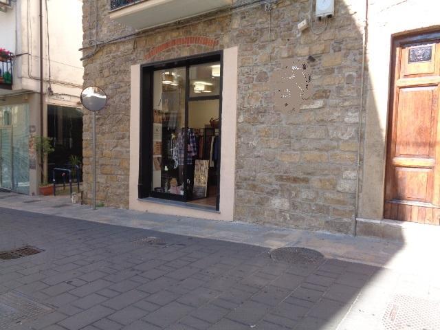 Locale Commerciale in affitto a Borgo Medievale, Agropoli