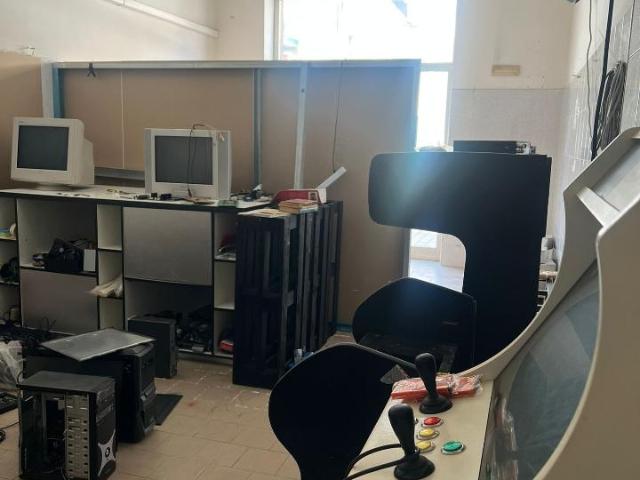 Locale Commerciale in affitto a Agropoli, Campania