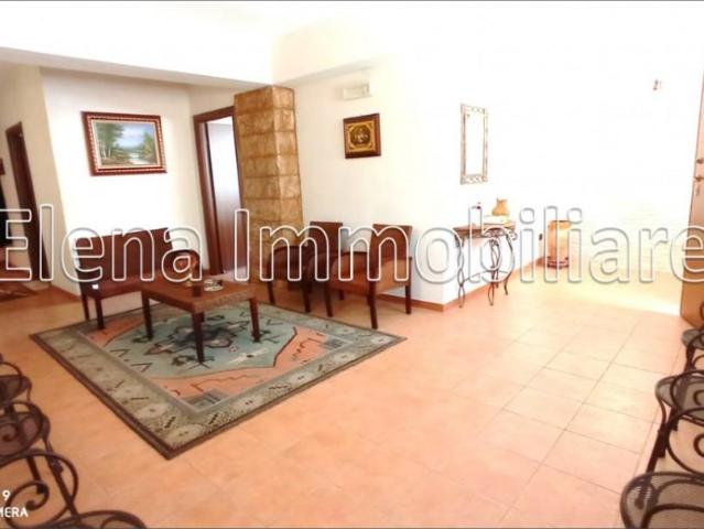 Locale Commerciale in affitto a Alcamo, Sicilia