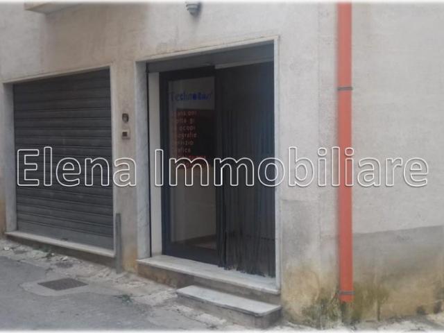 Locale Commerciale in affitto a Alcamo, Sicilia
