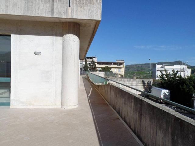 Locale Commerciale in affitto a Alcamo, Sicilia