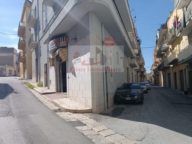 Locale Commerciale in affitto a Alcamo, Sicilia