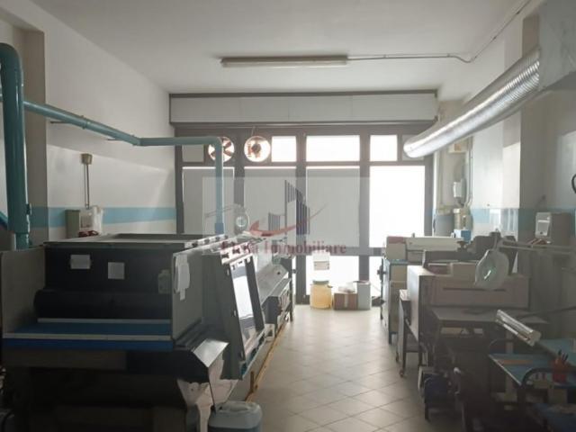 Locale Commerciale in affitto a Alcamo, Sicilia