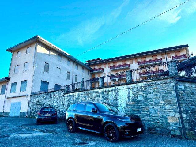 Locale Commerciale in affitto a Porossan-Roppoz, Aosta
