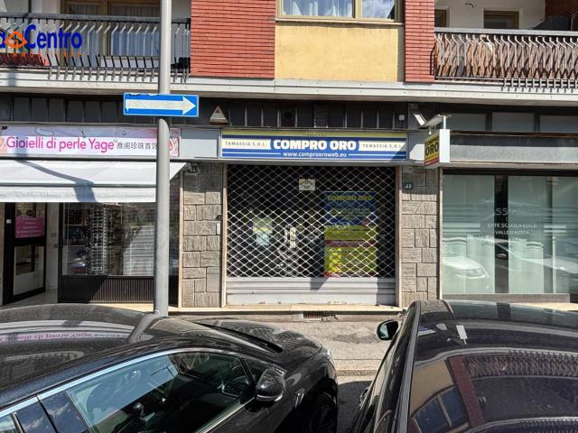 Locale Commerciale in affitto a Le Gotrau, Aosta