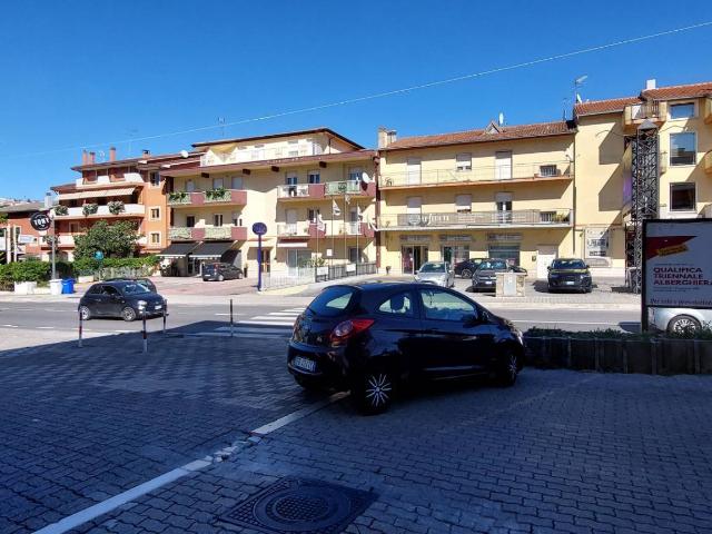 Locale Commerciale in affitto a Santa Barbara, Ariano Irpino