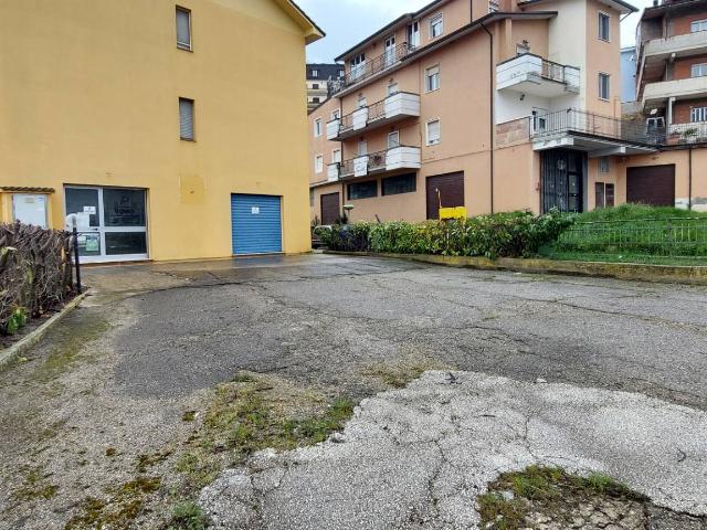 Locale Commerciale in affitto a Ariano Irpino, Campania
