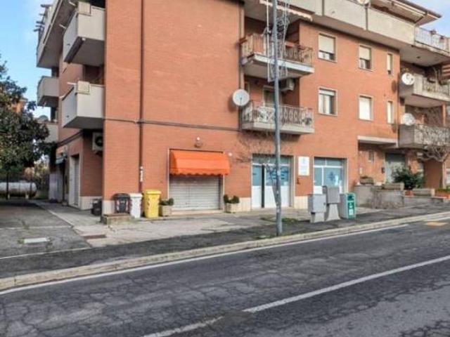 Locale Commerciale in affitto a Roma Capitale, Lazio