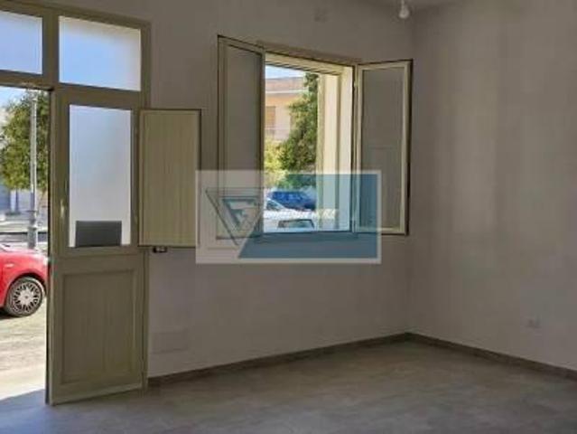 Locale Commerciale in affitto a Avola, Sicilia