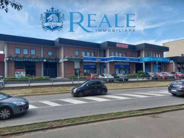 Locale Commerciale in affitto a Bareggio, Lombardia