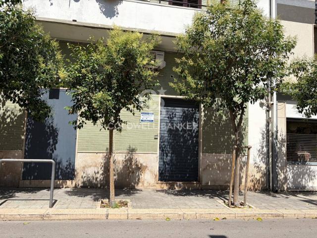 Locale Commerciale in affitto a Municipio 5, Puglia