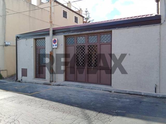 Locale Commerciale in affitto a Borrello, Belpasso