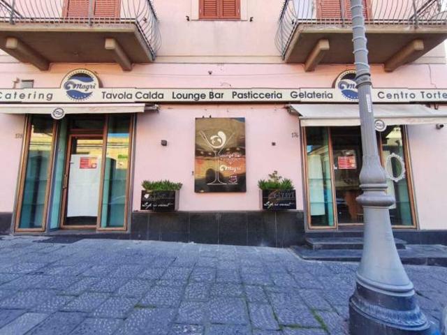 Locale Commerciale in affitto a Belpasso, Sicilia