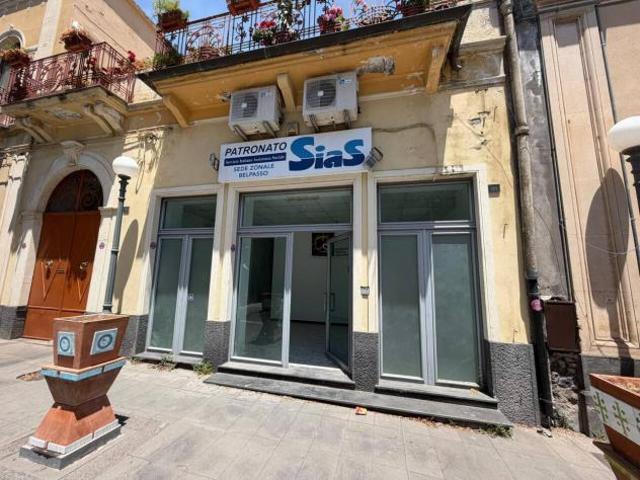Locale Commerciale in affitto a Belpasso, Catania