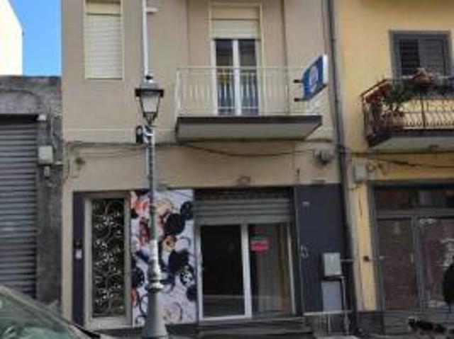 Locale Commerciale in affitto a Belpasso, Sicilia