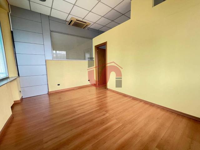Locale Commerciale in affitto a Pacevecchia, Benevento