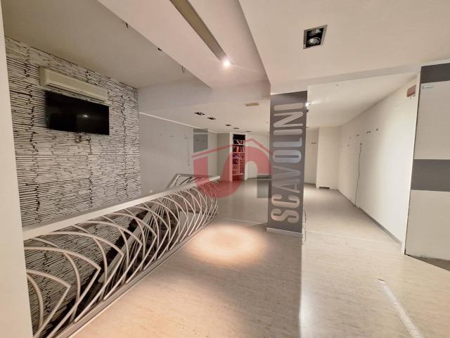 Locale Commerciale in affitto a Benevento, Campania