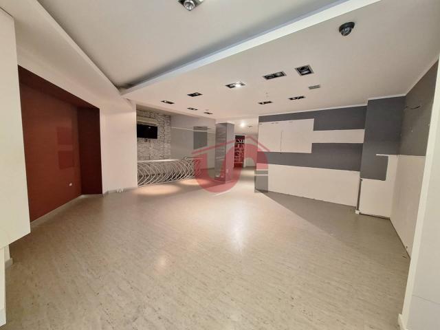 Locale Commerciale in affitto a Benevento, Campania