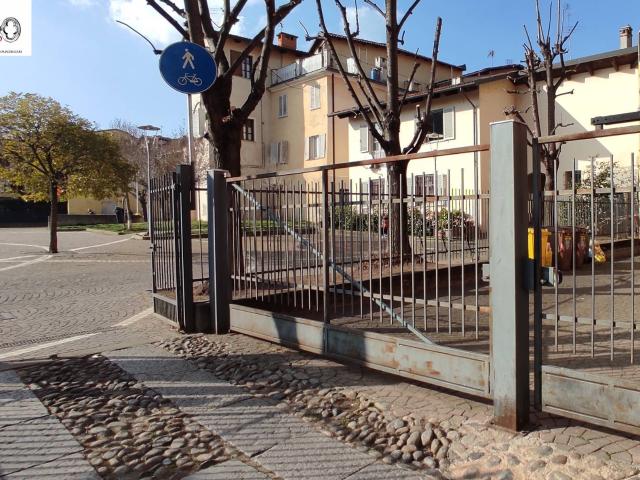 Locale Commerciale in affitto a Piazzo, Piemonte