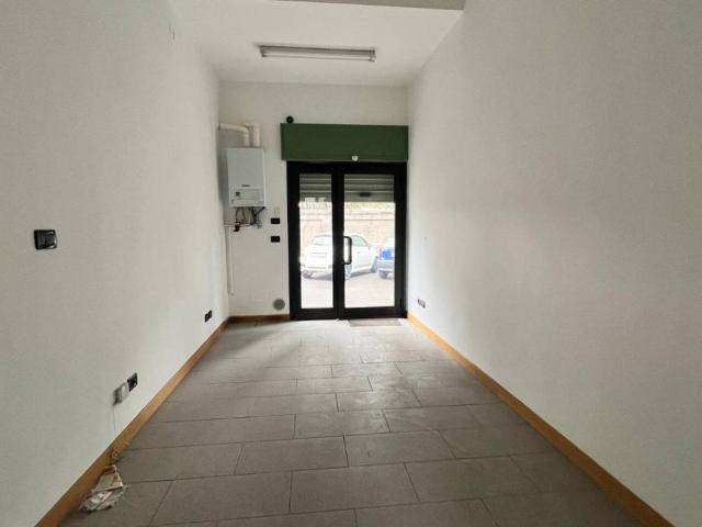 Locale Commerciale in affitto a Zona Omogenea Milano Nord, Bresso