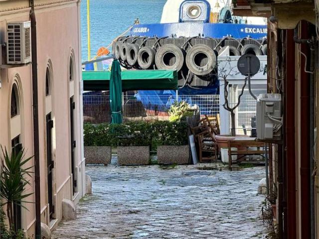Locale Commerciale in affitto a Centro, Puglia