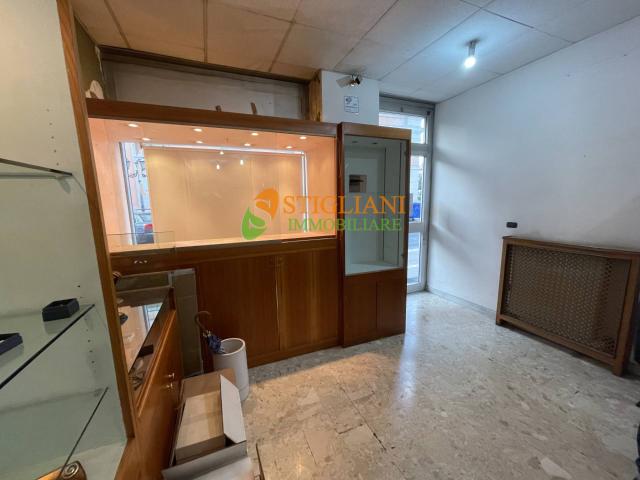 Locale Commerciale in affitto a Campobasso, Molise