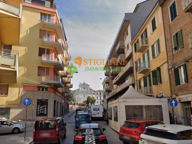 Locale Commerciale in affitto a Campobasso, Molise