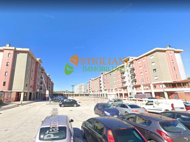 Locale Commerciale in affitto a Campobasso, Molise