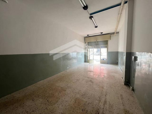 Locale Commerciale in affitto a Campobasso, Molise
