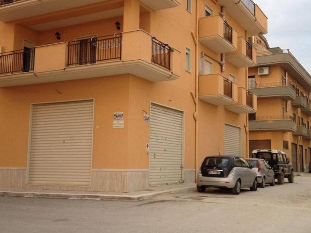 Locale Commerciale in affitto a Canicattì E Borgalino, Sicilia