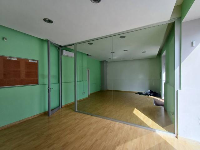 Locale Commerciale in affitto a Casagiove, Campania