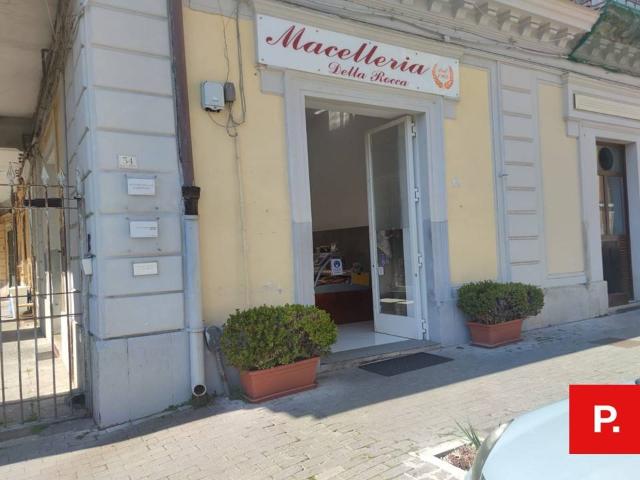 Locale Commerciale in affitto a Centro Storico, Caserta