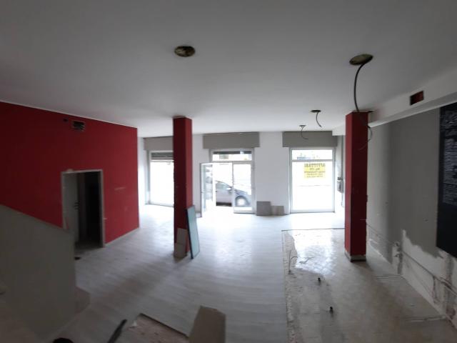 Locale Commerciale in affitto a Marche, Ascoli Piceno
