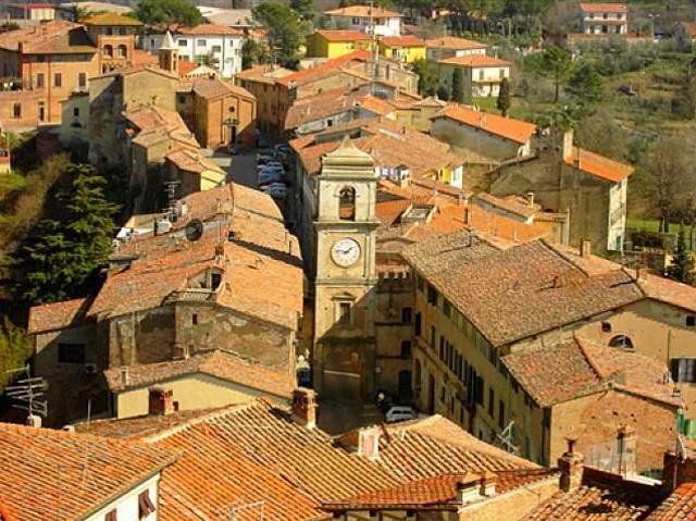Locale Commerciale in affitto a Castelfranco Di Sotto, Toscana