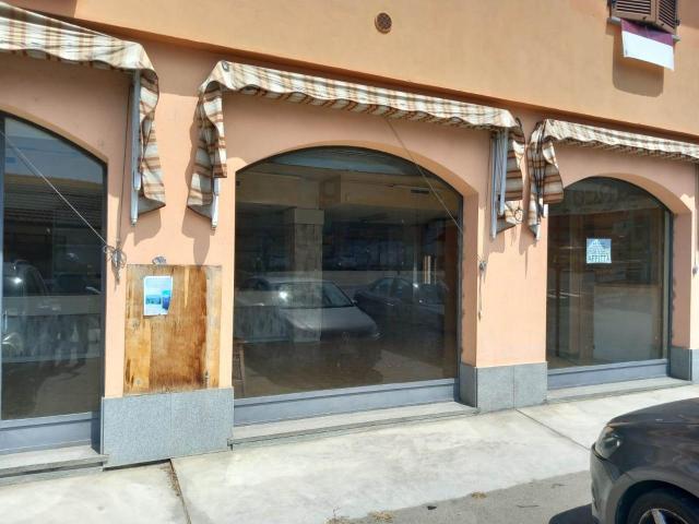 Locale Commerciale in affitto a Piemonte, Asti