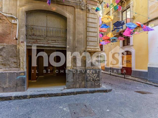 Locale Commerciale in affitto a Centro storico, Catania