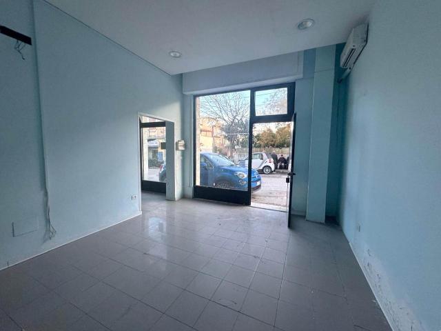 Locale Commerciale in affitto a Santa Maria, Calabria