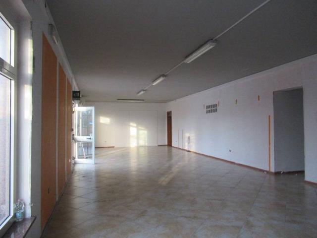 Locale Commerciale in affitto a Cepagatti, Abruzzo