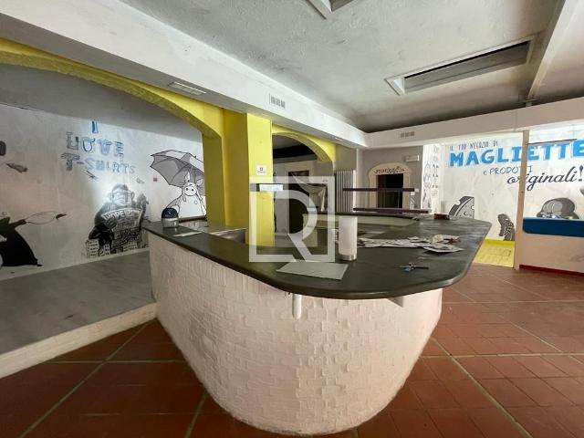 Locale Commerciale in affitto a Unione dei comuni Valle del Savio, Cesenà