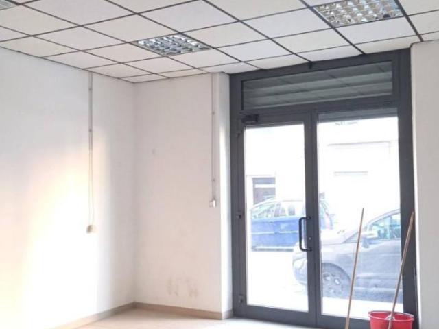 Locale Commerciale in affitto a Borgo Odescalchi, Roma Capitale