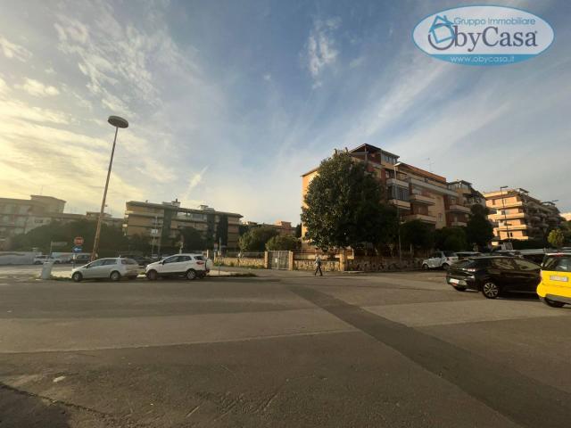 Locale Commerciale in affitto a Roma Capitale, Lazio