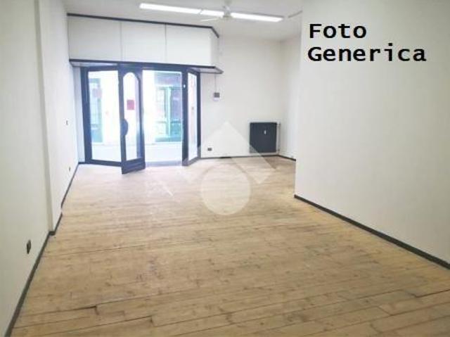 Locale Commerciale in affitto a Collesalvetti, Livorno