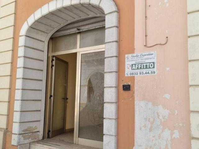 Locale Commerciale in affitto a Puglia, Lecce