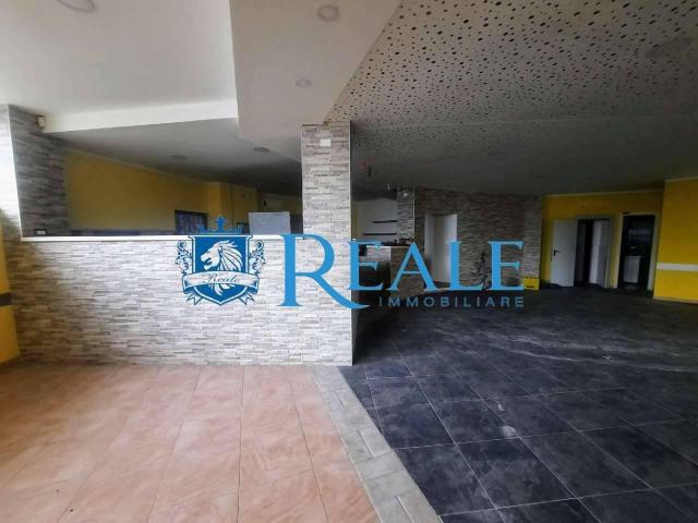 Locale Commerciale in affitto a Cascina Torrette, Cornaredo