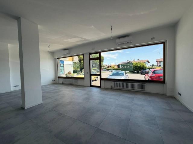 Locale Commerciale in affitto a Dignano, Friuli-Venezia Giulia